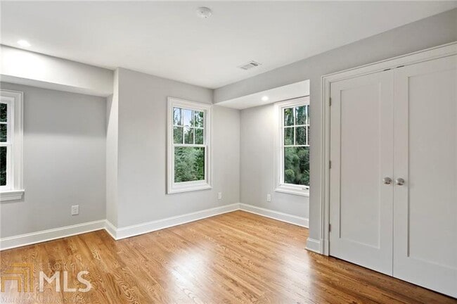 Building Photo - 1309 Stillwood Dr NE