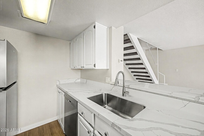 Building Photo - 17009 E Calle Del Oro