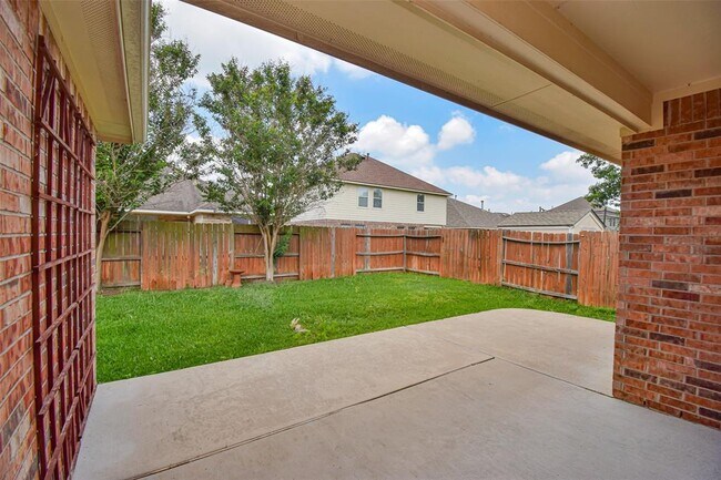 Building Photo - 17911 Serene Shore Dr