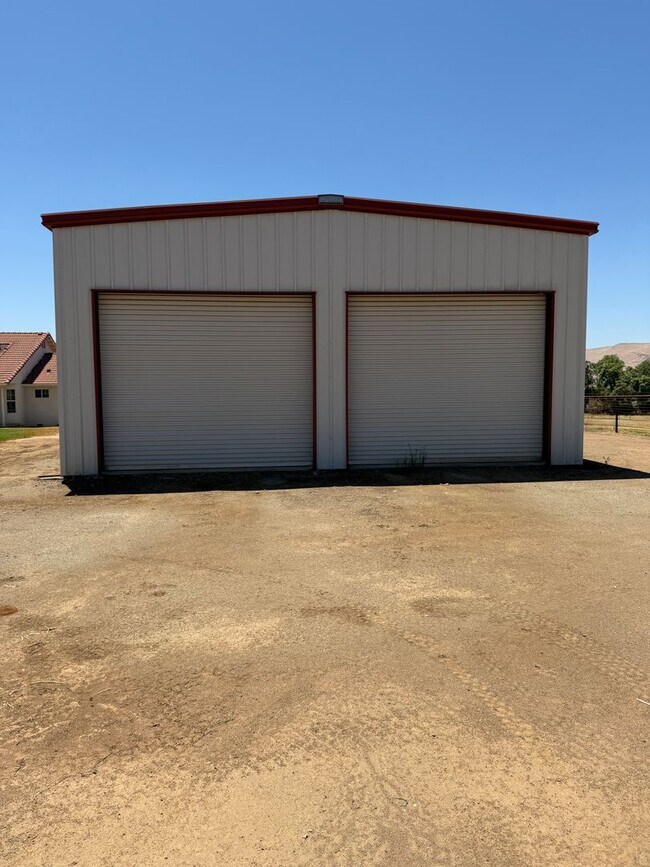 Building Photo - 38908 Millwood Dr