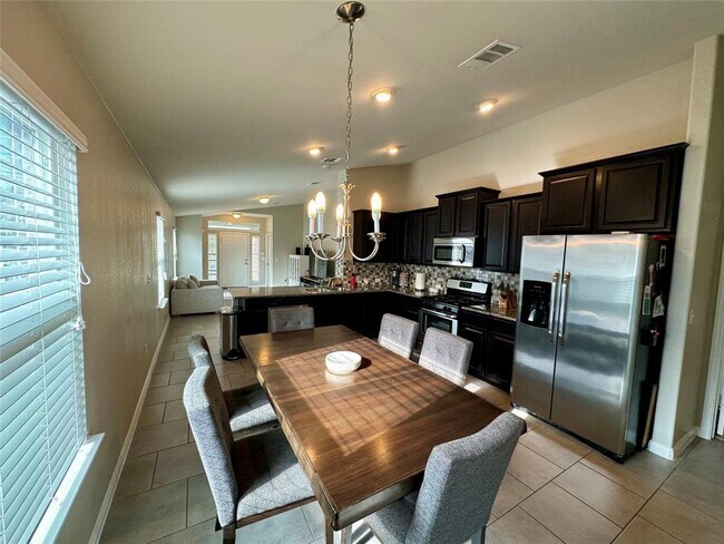 Building Photo - 416 Purple Martin Ave