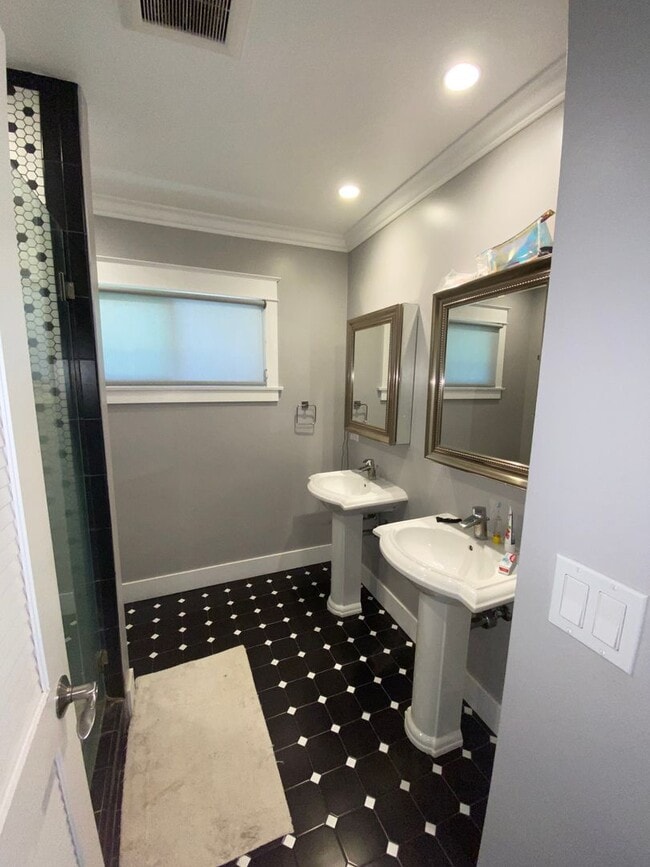 Building Photo - 524avef