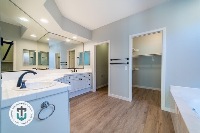 Building Photo - 15804 Caminito Cantaras