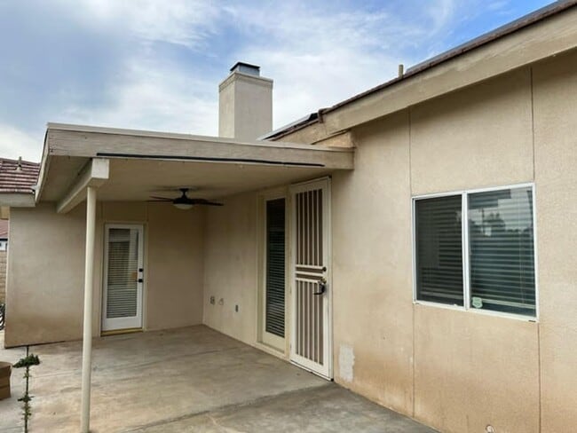 Building Photo - North West Bakersfield Home for Rent with Pool!