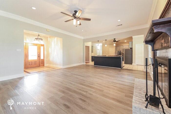 Building Photo - 10598 Bradley Cir