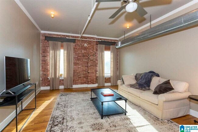 Building Photo - 2416 1st Ave N