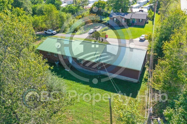 Building Photo - 118 Carter Ln