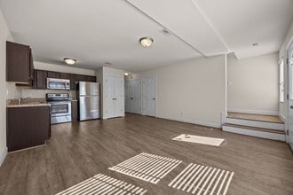 Building Photo - TWO BEDROOM UNIT FOR REDUCED RENTAL RATE!