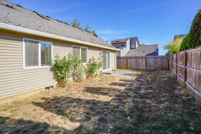 Building Photo - BEAUTIFUL THREE BEDROOM HOME IN VANCOUVER