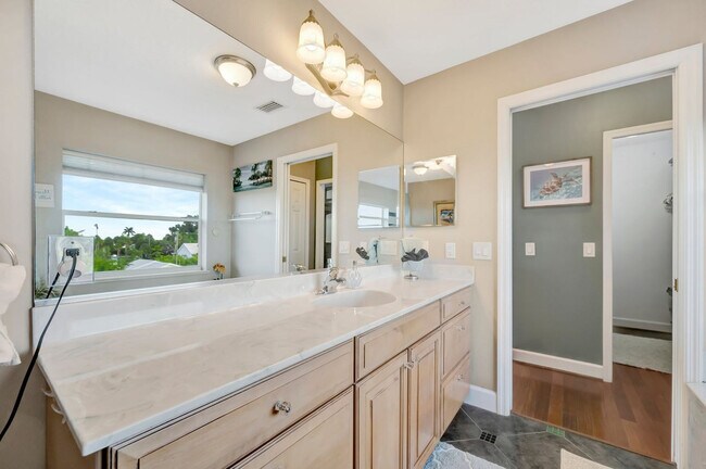 Building Photo - 28 Michiana Dr