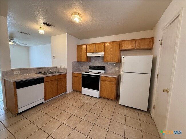 Building Photo - 4403 Deek Dr