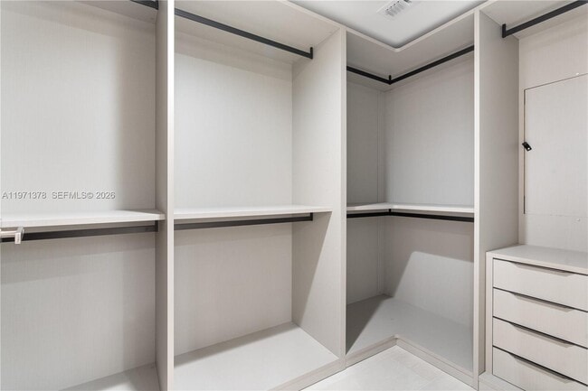 Building Photo - 10281 W Bay Harbor Dr