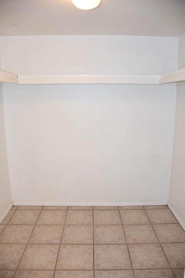 Building Photo - Great home in Mature Neighborhood