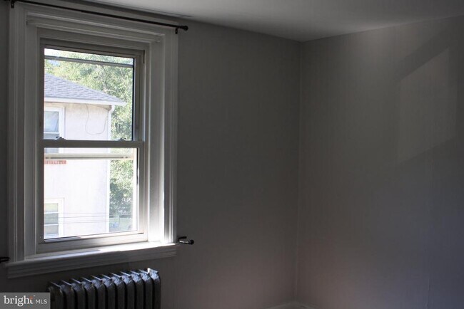 Building Photo - 545 Northbrook Rd