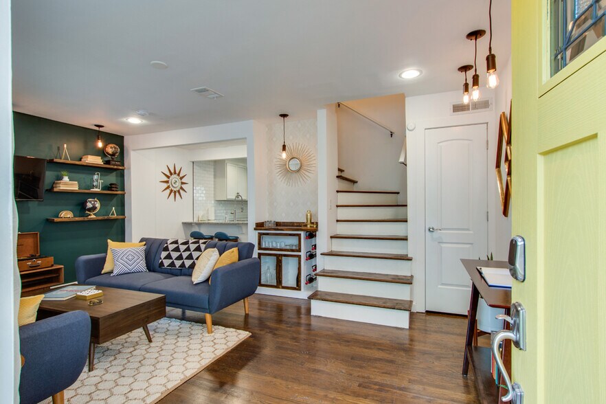 Living Room - 723 Joseph Ave