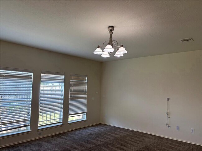 Building Photo - 21223 Colton Cove Dr