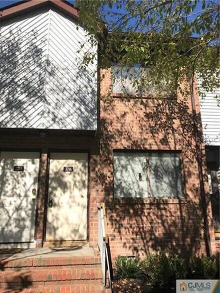 Building Photo - 3716 Birchwood Ct