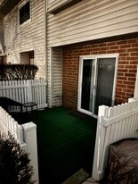 Building Photo - 4310 Hyde Park