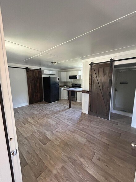 Building Photo - 10 Maryland Ave