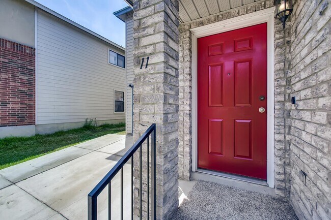 Building Photo - 4BR/2.5 Bath near the San Antonio Medical Center!!!