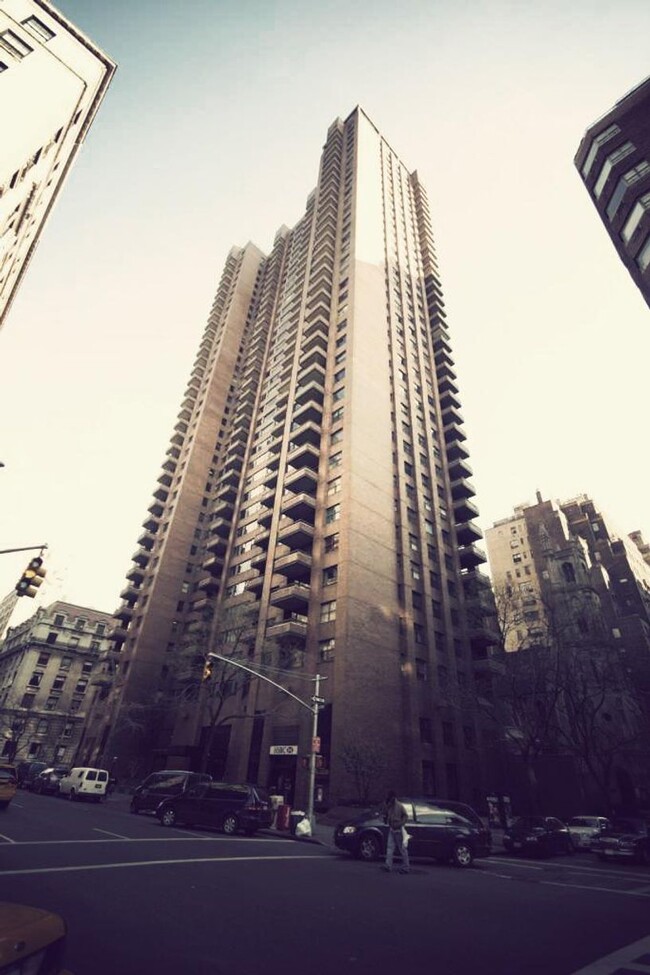 Building Photo - 45 E 89th St