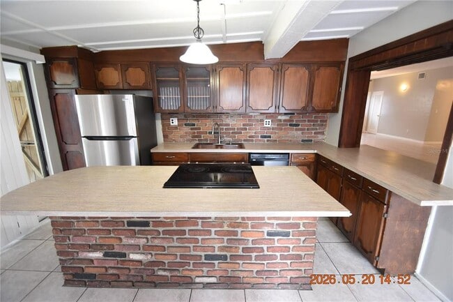 Building Photo - 8720 Flame Vine Ave