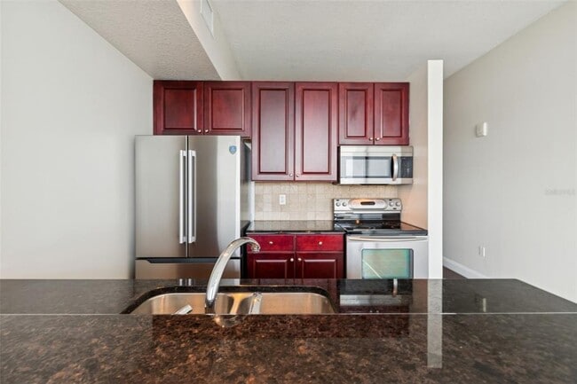 Building Photo - 101 S Eola Dr