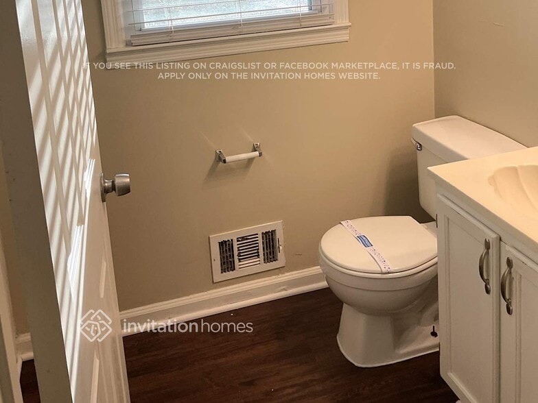 Building Photo - 504 Rivercrest Dr