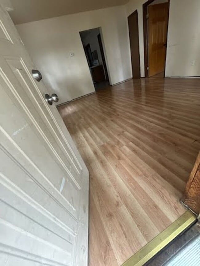 Building Photo - 1704 W Lincoln Ave