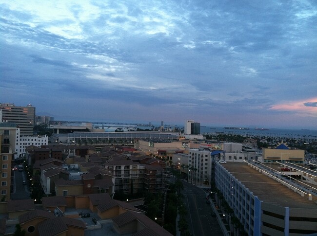 Building Photo - Downtown Long Beach - West Ocean - 1 Bedroom - Stunning Ocean Views - Gorgeous!!!!!!