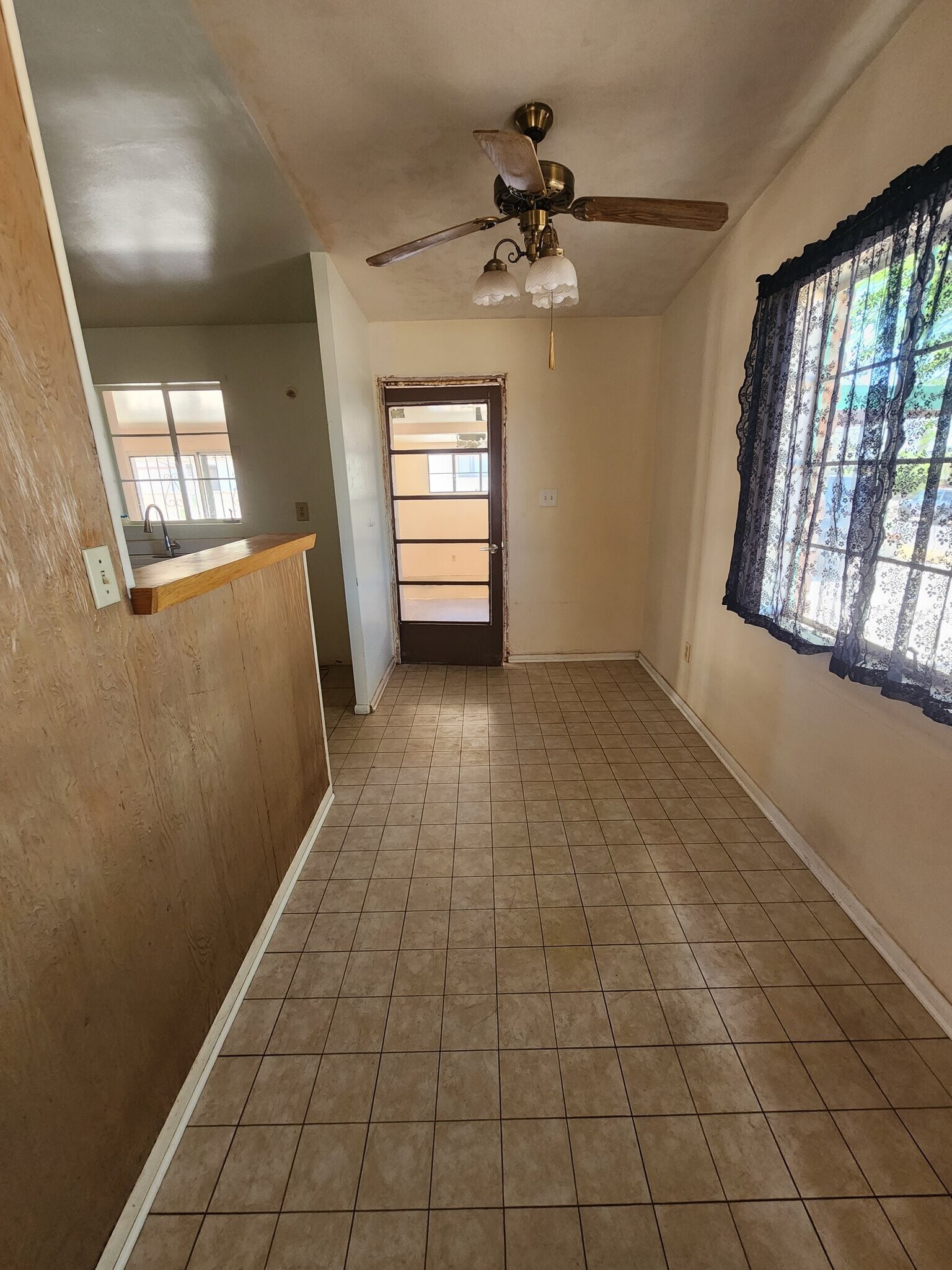 Building Photo - 525 S Rosemont Ave