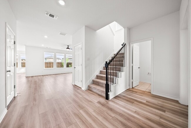 Building Photo - 424 Princewood Dr