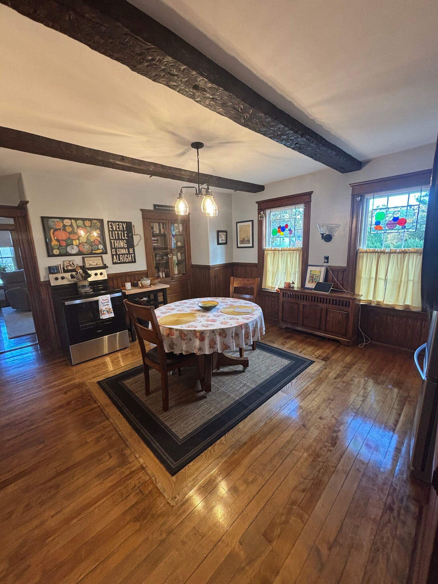 Building Photo - 460 Burncoat St