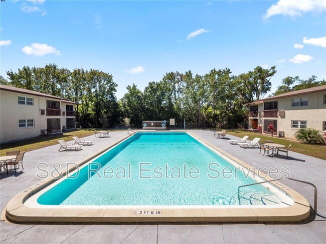 Building Photo - 141 Fernery Rd