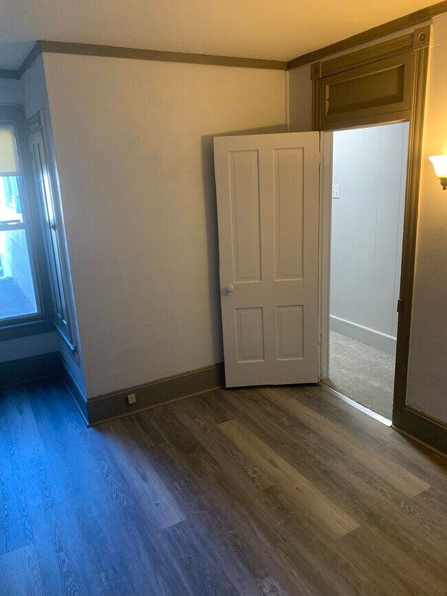 Building Photo - 403 W Mahanoy St