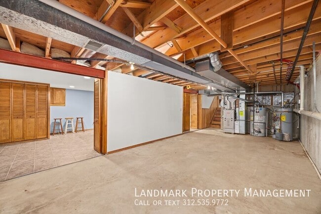 Building Photo - 14518 S Golden Oak Dr