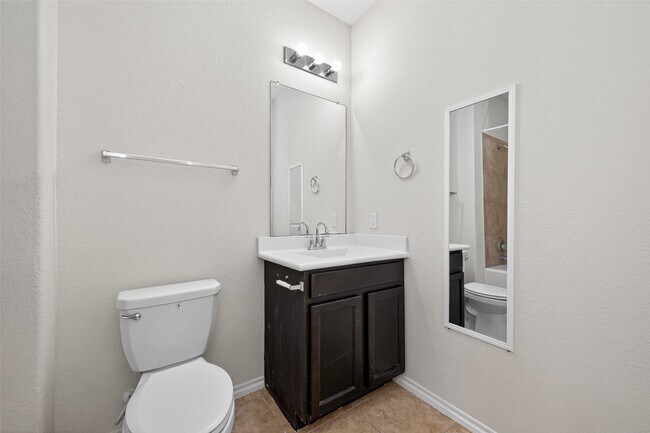 Building Photo - 23764 Via Maria Dr