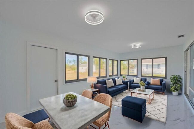 Building Photo - 2310 Laguna Dr