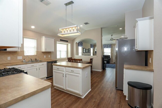 Building Photo - 18023 Melissa Springs Dr