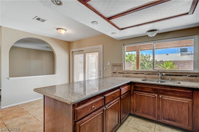 Building Photo - 6813 W Greydawn Dr
