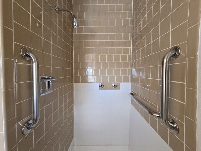 Building Photo - 27633 W Frontage Rd