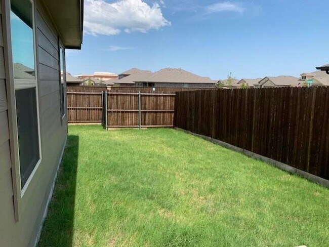 Building Photo - 814 Rustic Meadows Trl