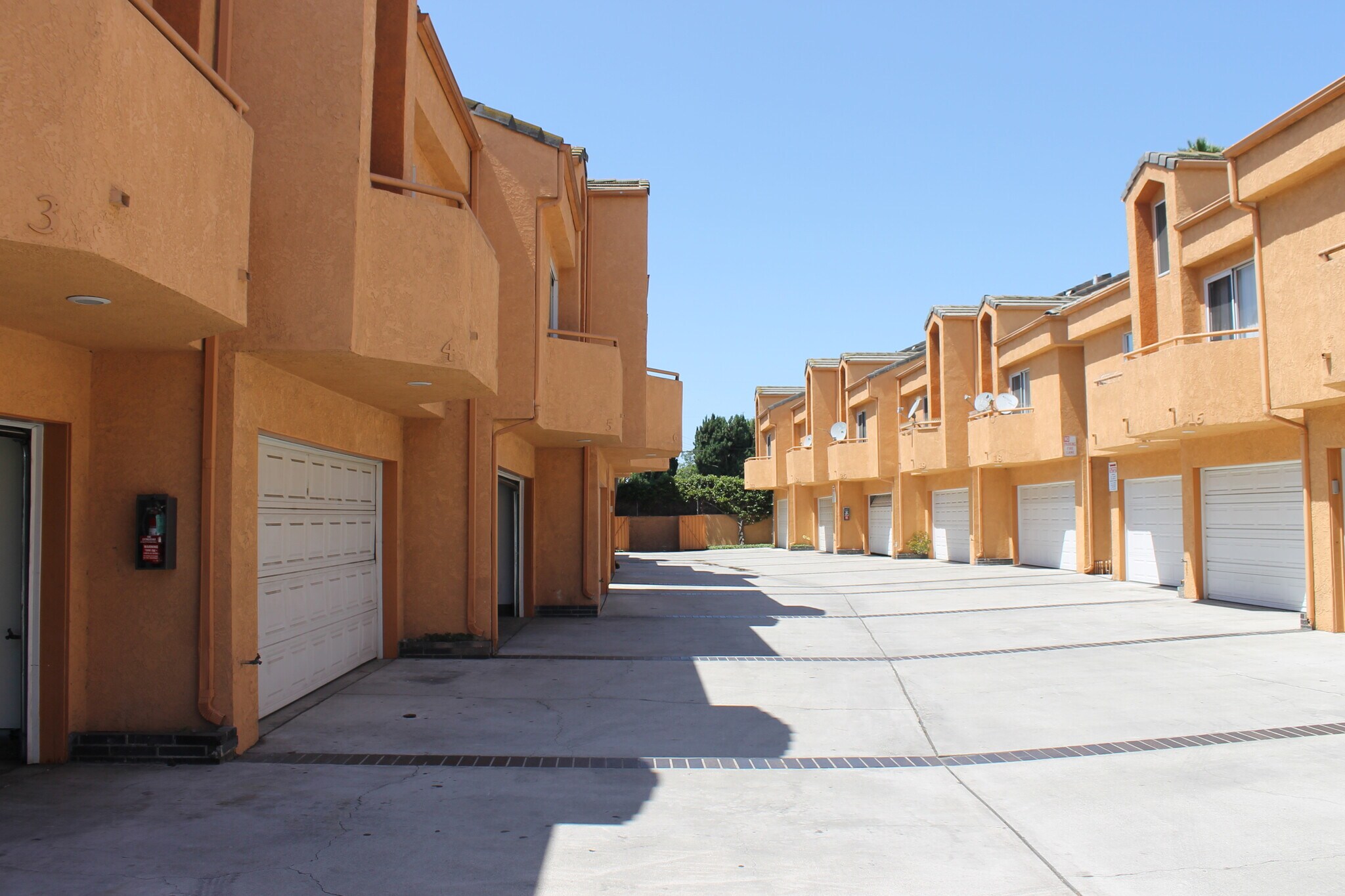 Building Photo - 14005 Arthur Ave