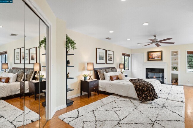 Building Photo - 3040 Stonegate Dr