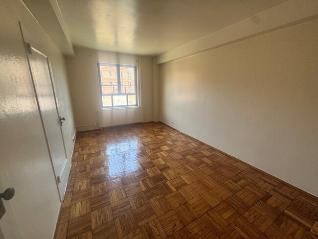 Building Photo - 1409 Metropolitan Ave