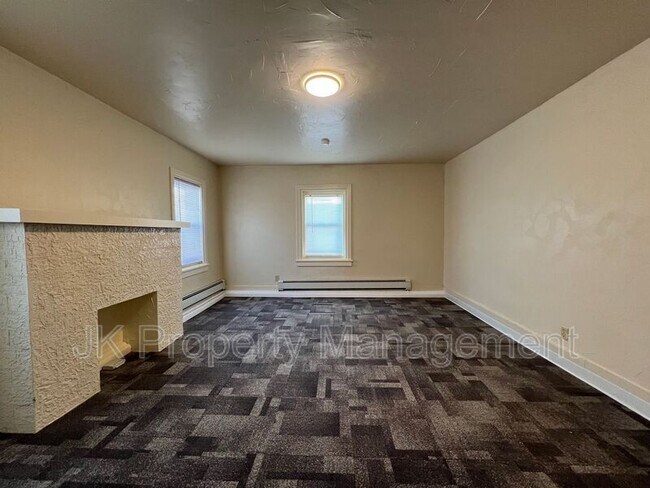 Building Photo - 20 18th St S