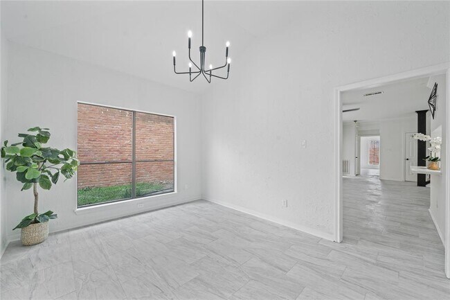 Building Photo - 4731 N Cashel Cir