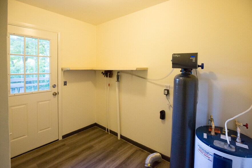 Building Photo - 1 Sawdey Rd