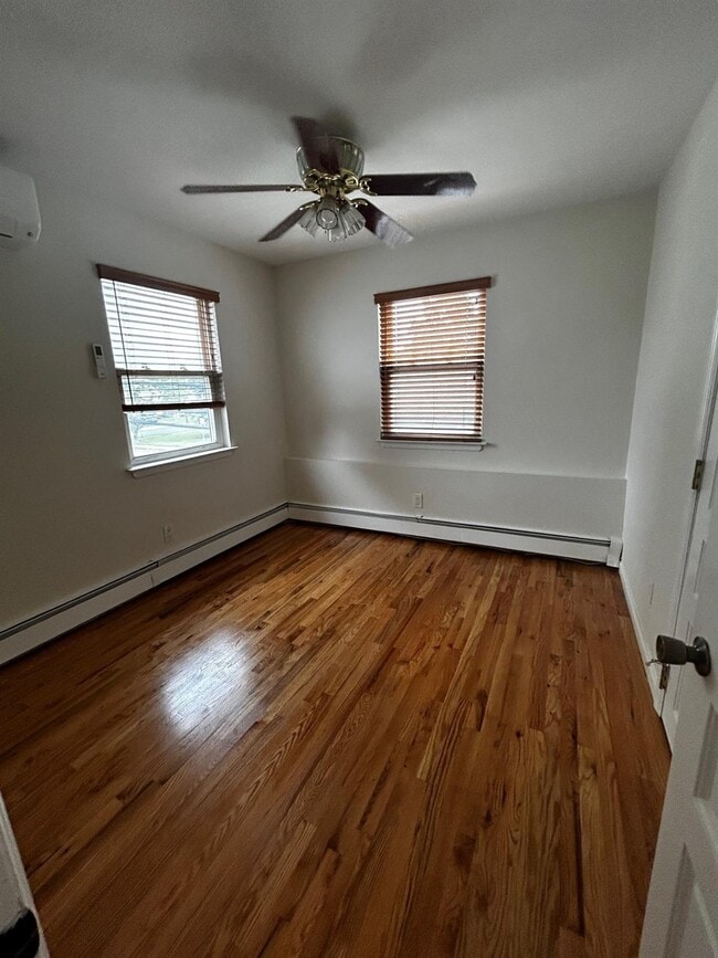 Building Photo - 1380 Bellmore Ave