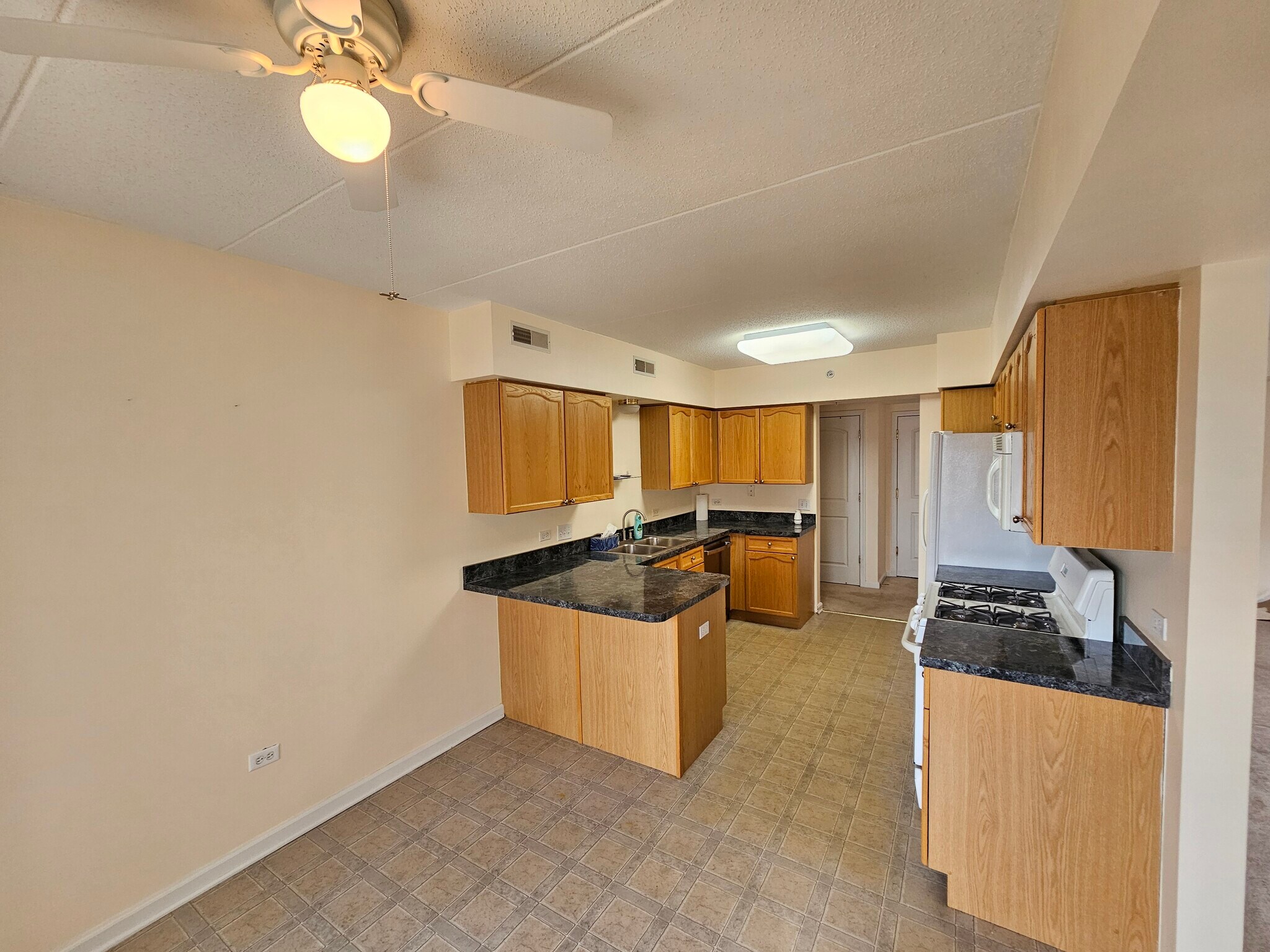 Building Photo - 655 Perrie Dr